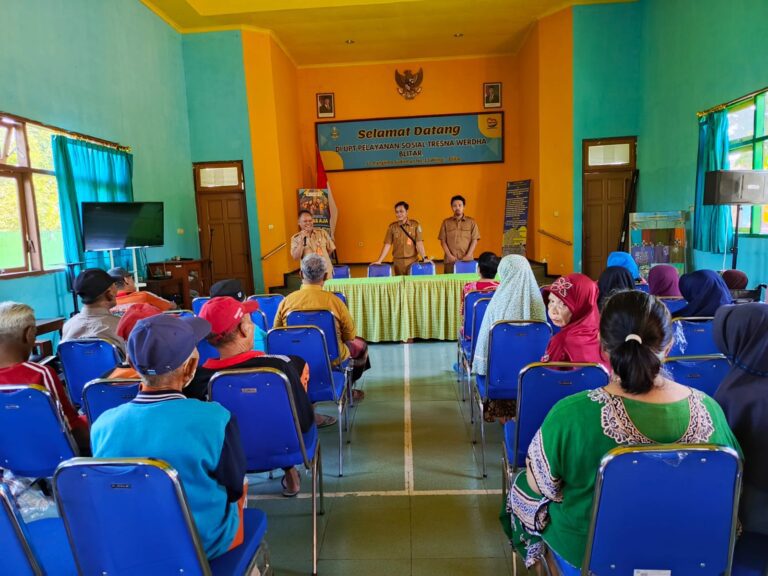 Edukasi Kebersihan Lingkungan, UPT PSTW Blitar Dorong Lansia Hidup Sehat dan Nyaman