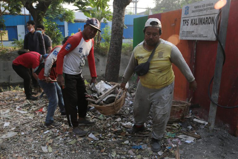 Aktivitas Pemulung di TPS Meningkat, Pemkot Surabaya Lakukan Penertiban