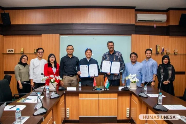 Universitas Negeri Surabaya dan Konsul Kehormatan India Teken MoU Pendidikan dan Budaya