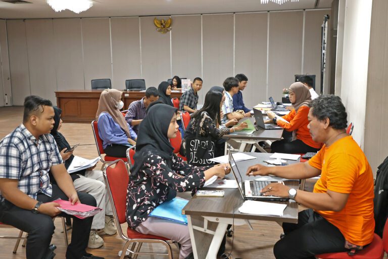 Pendaftaran Beasiswa Pemuda Tangguh Dibuka, Pemkot Surabaya Fokus Jemput Bola untuk Warga Desil 1-5