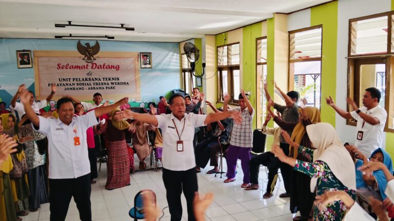 UPT PSTW Jombang Asrama Pare Gelar Bimbingan Sosial untuk Perkuat Kemampuan Lansia Kelola Konflik