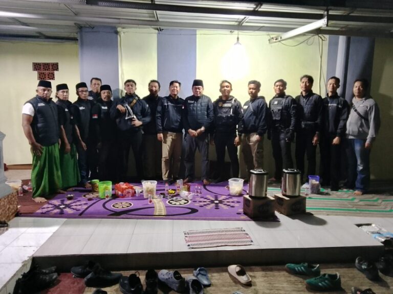 Sinergi Kamtibmas, Polres Lumajang dan Pemdes Grobogan Gelar Patroli Bersama