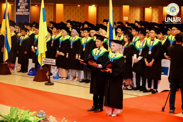 Wisuda Periode 261, Rektor Serukan Sinergi Alumni untuk Ukir Kiprah Global