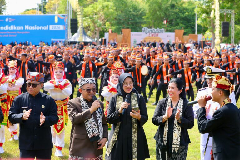 IPM Terus Naik, Mendikdasmen Pilih Peringati Hardiknas di Banyuwangi 