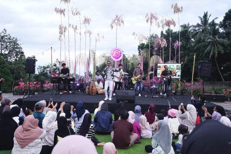 Senja di Agro Wisata Tamansuruh (AWT) Banyuwangi, Menikmati Kuliner dan Seni dengan Panorama Pegunungan Ijen
