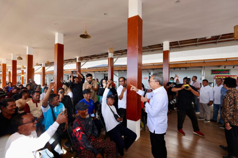 Bertemu Nelayan Banyuwangi, Menko Pangan Upayakan Kepastian Harga Ikan