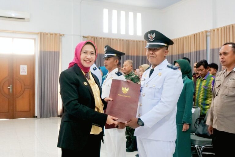 Tiga Pj Kades Dilantik, Bupati Lumajang Dorong Pengelolaan Dana Desa yang Tertib dan Tepat Sasaran