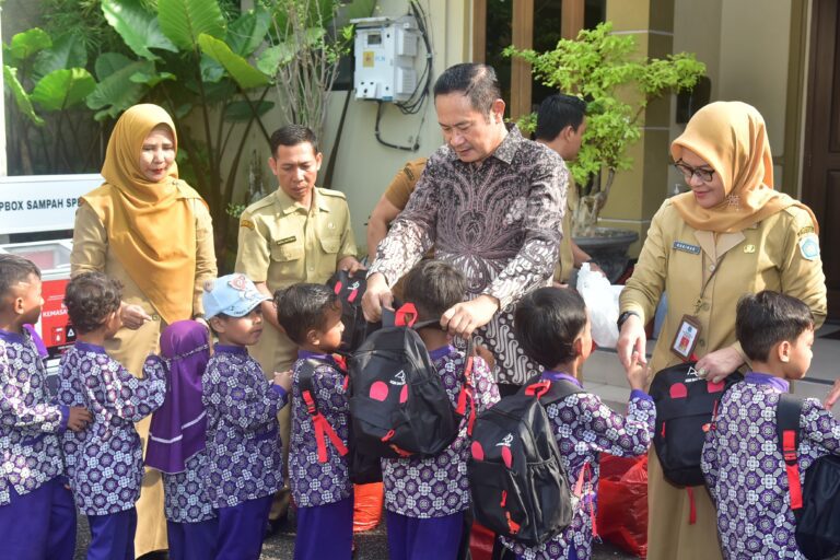 Kenalkan Tokoh Pemimpin, Forum PAUD Lamongan Laksanakan PAUD Lentera