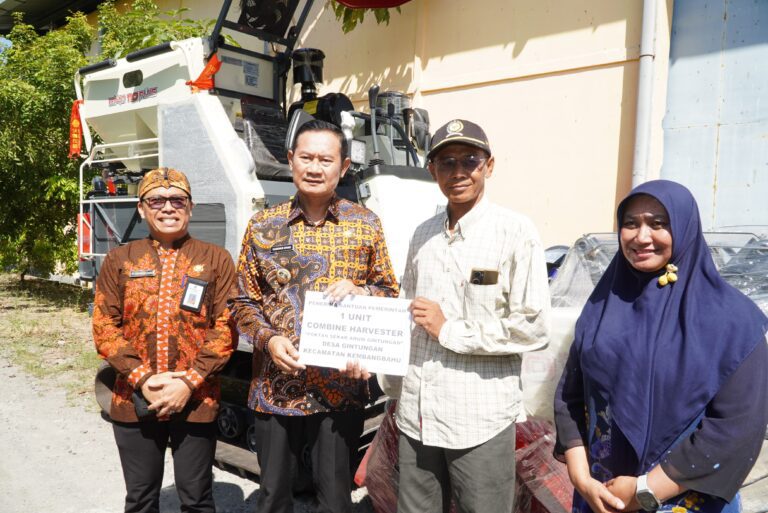 Modernisasi Pertanian, 3 Poktan di Lamongan Terima Bantuan Kombi