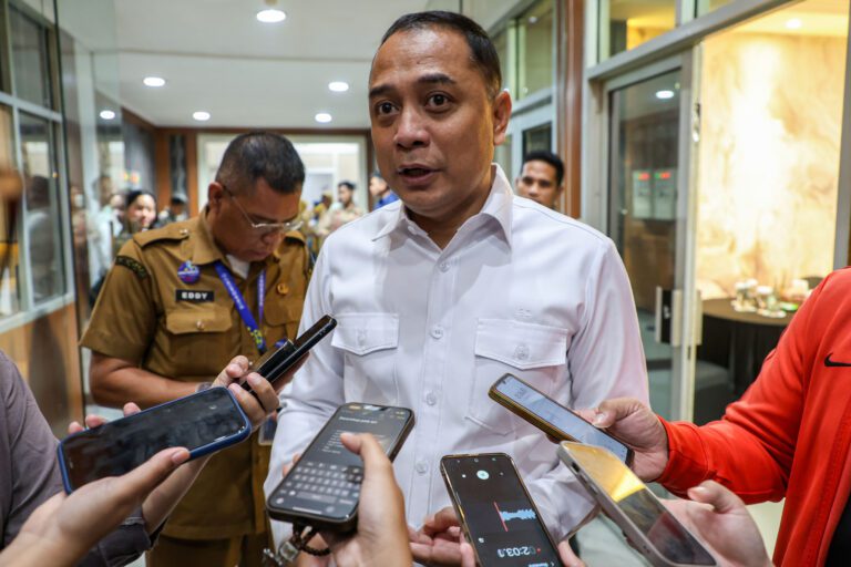 Hotline “Lapor Cak Eri” Dibanjiri 400 Aduan Sehari, Pemkot Surabaya Fokus Percepat Solusi