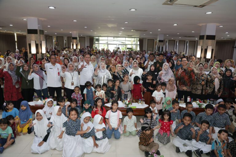 Dorong Peran Ayah-Ibu, Pemkot Surabaya Hadirkan Program CERIA untuk Bangun Karakter Anak