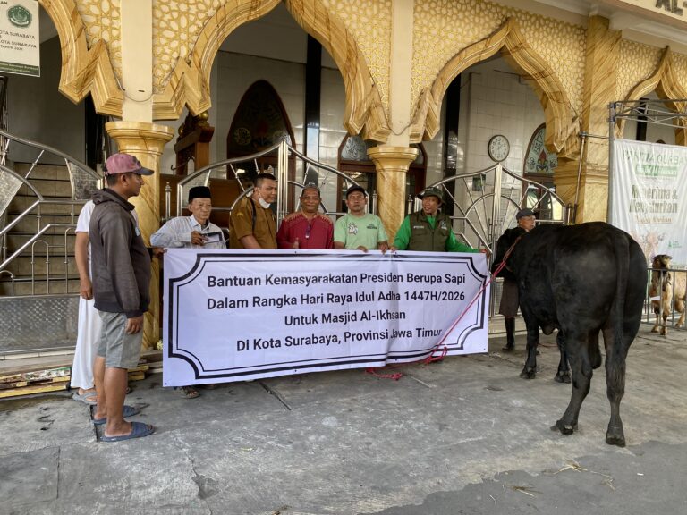 Pemkot Surabaya Salurkan Sapi Kurban Banpres 850 Kilogram ke Masjid Al Ikhsan