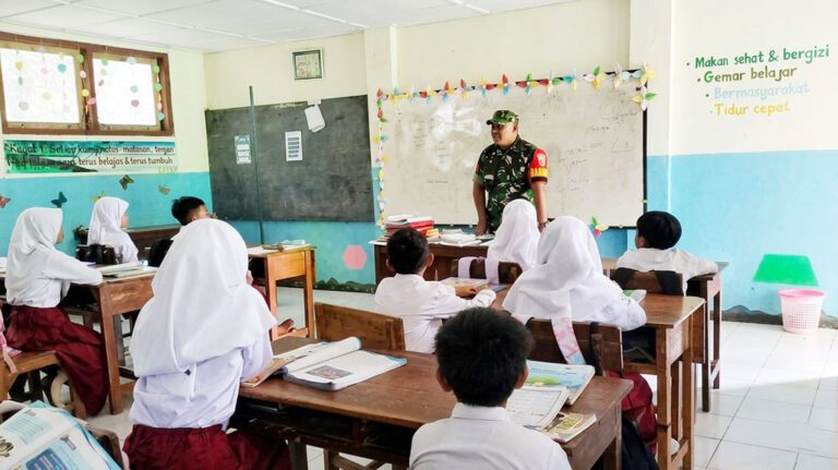 Dari Ruang Kelas Desa, Persatuan Bangsa Dijaga Hadapi Disinformasi Sosial