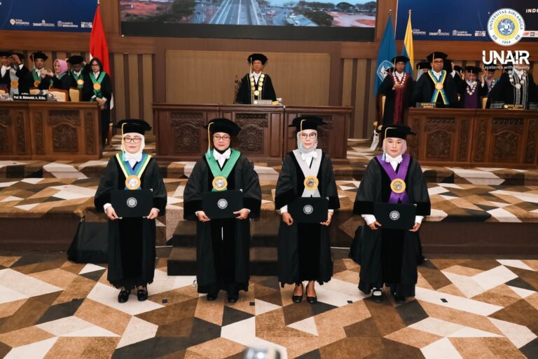 Empat Srikandi Inspiratif UNAIR Resmi Sandang Gelar Guru Besar