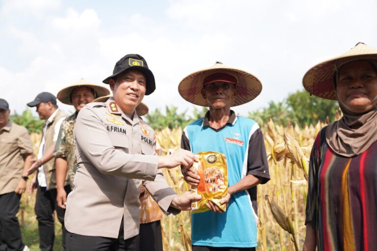 Ikuti Panen Raya Jagung via Jaringan Virtual, Polres Bojonegoro Perkuat Ketahanan Pangan