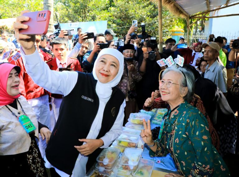Peringatan Hari Lanjut Usia Nasional 2026 di Jatim, Gubernur Khofifah Ajak Masyarakat Bahagiakan dan Jaga Lansia Bermartabat