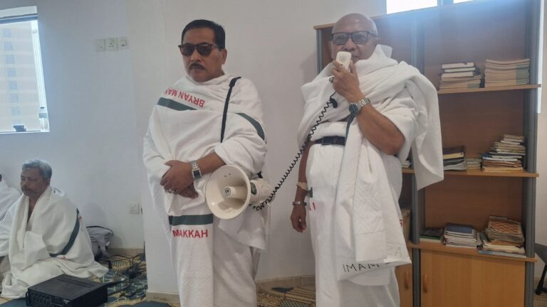 Tangis Haru Iringi Keberangkatan 314 Jamaah Bryan Makkah ke Arafah
