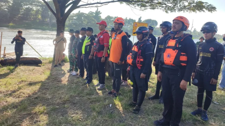 PMI Terjunkan 15 Personel Tim Gabungan Siaga Pladu Sungai Brantas