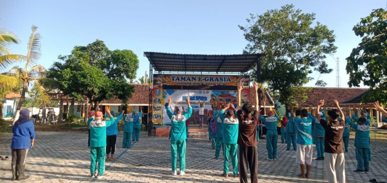 Tetap Sehat di HLUN 2026, PM Pemprov Jatim-UPT PSTW Jember Semangat Ikuti Senam Tera Bersama Mahasiswa Ners