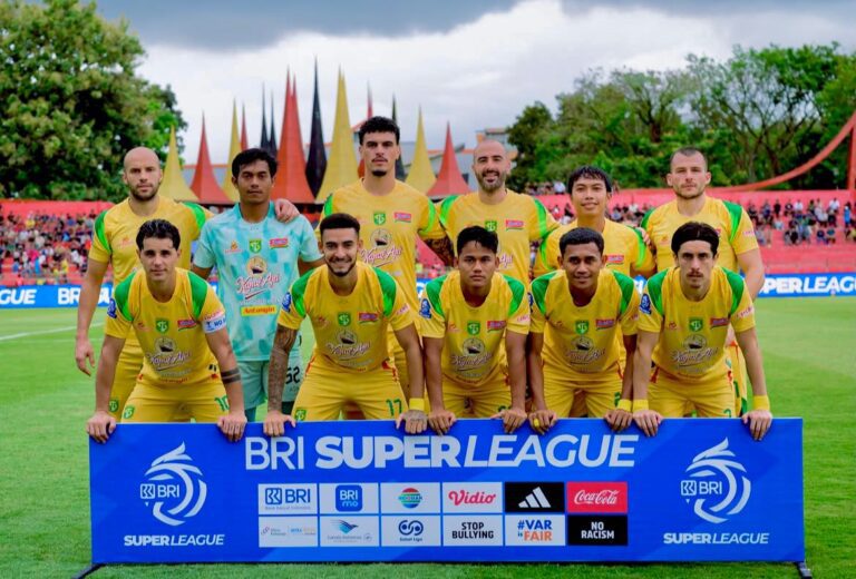 Persebaya Surabaya Pesta Gol di Markas Semen Padang