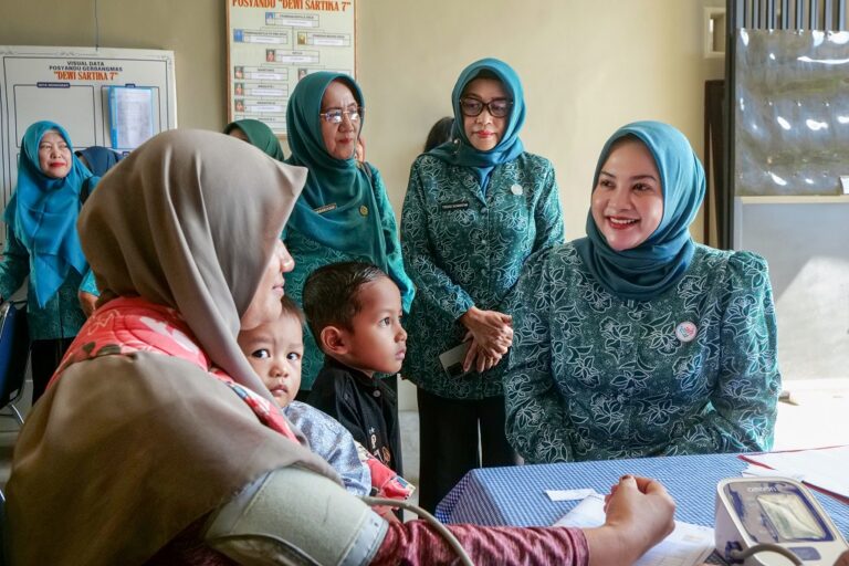 Gerakan Genting Tak Sekadar Bantuan Gizi, Tapi Bangun Fondasi Keluarga Sehat