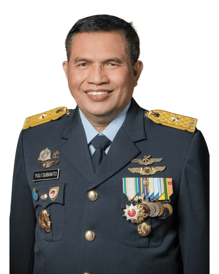 Tak Hanya di Dunia Farmasi, Alumnus UNAIR Ini Bersinar di Militer dan Pendidikan