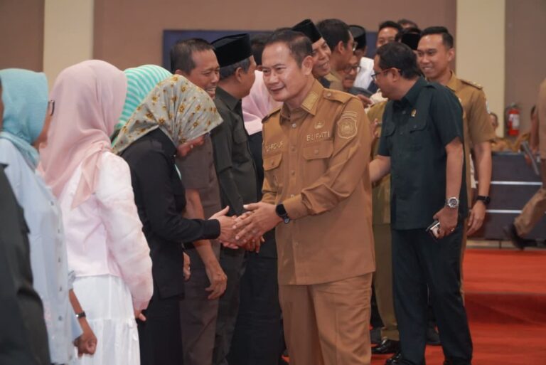 Eksekutif Berikan Jawaban Pandangan Umum Pembahasan Raperda Pertanggungjawaban APBD 2025