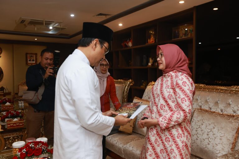 Bertemu Mensos, Bupati Ipuk Laporkan Progres Sekolah Rakyat dan Digitalisasi Perlinsos