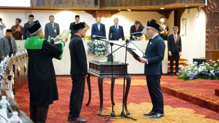 PAW, Andy Firasadi Resmi Menjadi Anggota DPRD Jatim Lanjutkan Program Desa Sadar Hukum