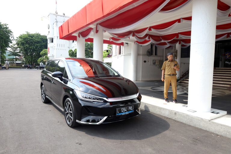 Tekan Konsumsi BBM, Surabaya Beralih ke Kendaraan Listrik dan Ajukan Dukungan untuk Armada Layanan Publik
