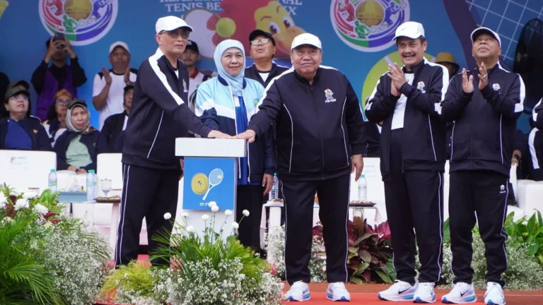 Gubernur Khofifah Dampingi Ketua MA RI Buka Kejurnas Tenis Beregu ke – XX Piala Ketua MA RI Tahun 2026