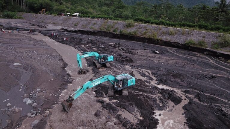 Pemkab Lumajang Perkuat Imbauan Jam Operasional Aman Penambangan di Kawasan Semeru