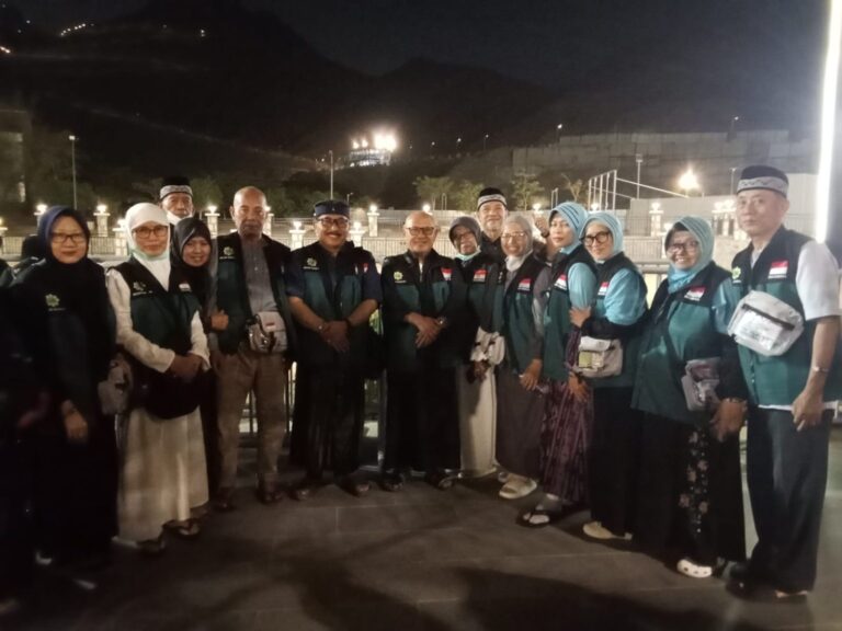 Menapaki Jabal Nur Bersama Jamaah KBIH Bryan Makkah, Mengenang Keteladanan Siti Khadijah di Gua Hira