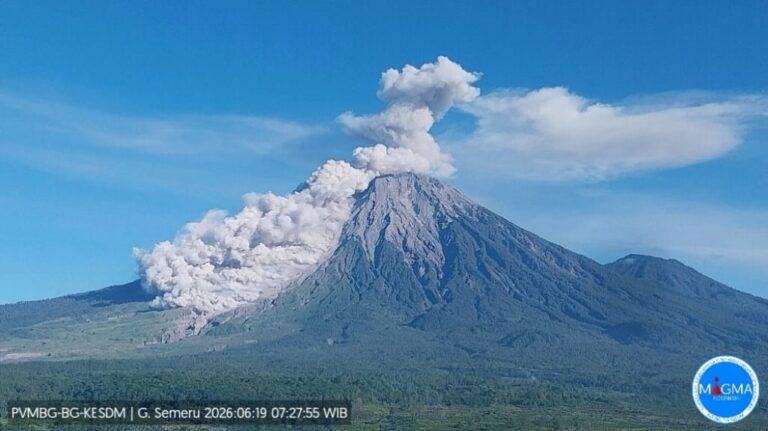 PVMBG Terus Pantau Aktivitas Semeru, Kewaspadaan Tetap Diperlukan