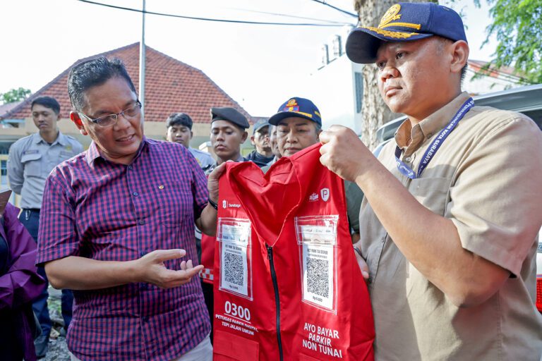 Dishub Surabaya Hentikan Peredaran Karcis Parkir, Transaksi Beralih ke Digital dan Voucher