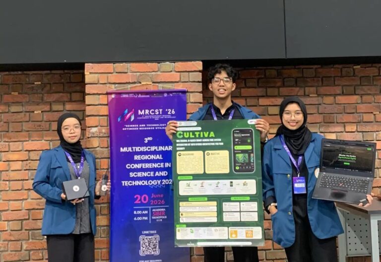 Mahasiswa UNAIR Sabet Gold Award Lewat Inovasi Smart Agriculture Cultiva di Malaysia