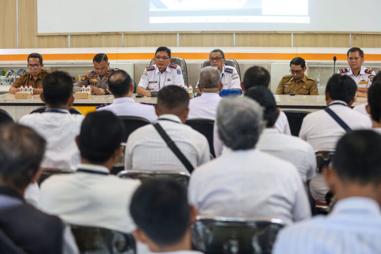 Dishub Surabaya Tingkatkan Kompetensi Juru Parkir Melalui Diklat Bersertifikat