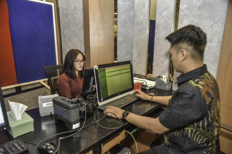 Perekaman KTP Elektronik Tembus 99,68 Persen, Surabaya Percepat Transformasi Digital