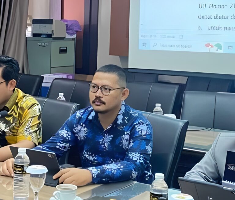 Terlibat Penyusunan PERDA Perlindungan Pembudidaya Ikan dan Petambak Garam, Arif Syaifurrisal Wujud Alumni Berdampak