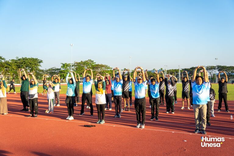 Lewat ‘Jogging with Sunset,’ Unesa Perkuat Budaya Hidup Sehat Sekaligus Kenalkan SiBugar