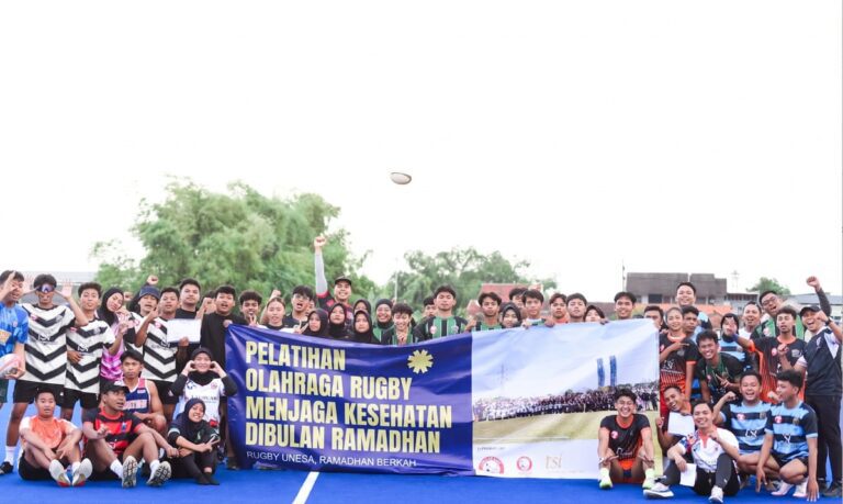 Unesa Dorong Mahasiswa Tetap Aktif dan Bugar Lewat Pelatihan Rugby saat Ramadan