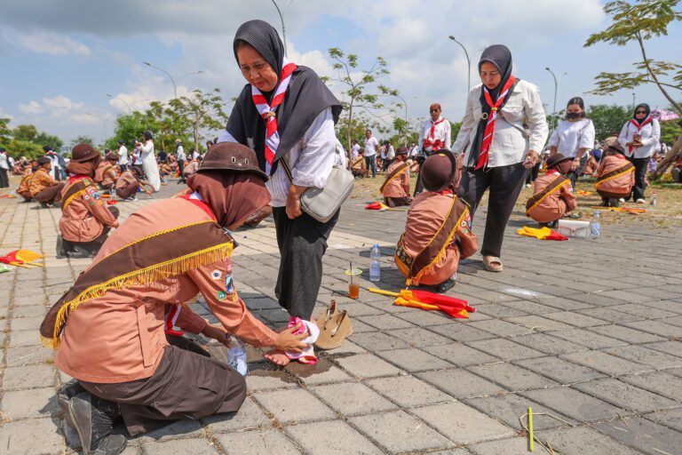 Gerakan Basuh Kaki Orang Tua di Surabaya Dinilai Jadi Terobosan Pendidikan Karakter, LPA Jatim: Layak Menginspirasi Daerah Lain