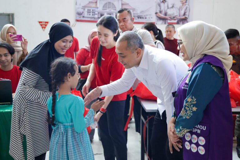 Wali Kota Eri Apresiasi Aksi Sosial 10Regentstraat, Sebut Gotong Royong Jadi Kunci Bantu Warga