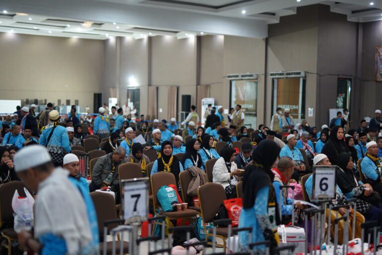 Operasional Pemulangan Haji Hari Ke-19, Debarkasi Surabaya Telah Memulangkan 26.897 Jamaah Dan Petugas Hingga Kloter 71