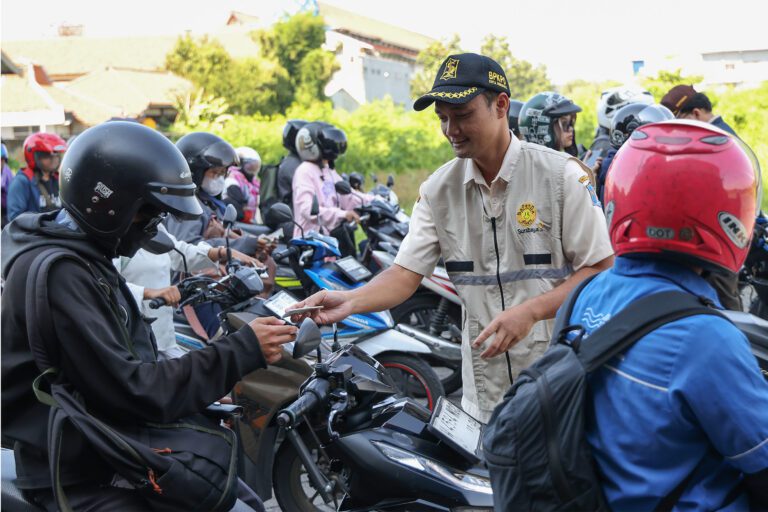 Pemkot Surabaya dan Pemprov Jatim Gelar Operasi Gabungan Pajak Kendaraan, Targetkan Kepatuhan hingga Akhir Tahun