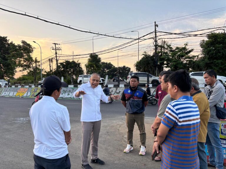 Wali Kota Eri Minta Kontraktor Batasi Jarak Pengerukan Proyek Saluran Air