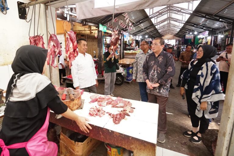 Pastikan Harga Aman, Kemenko Pangan Pantau Bahan Pokok di Banyuwangi 