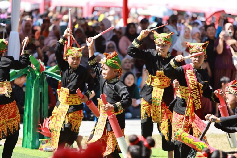 Saat Ribuan Gen Alpha Banyuwangi Memengan Tradisional, Ajak Lestarikan Permainan Nusantara