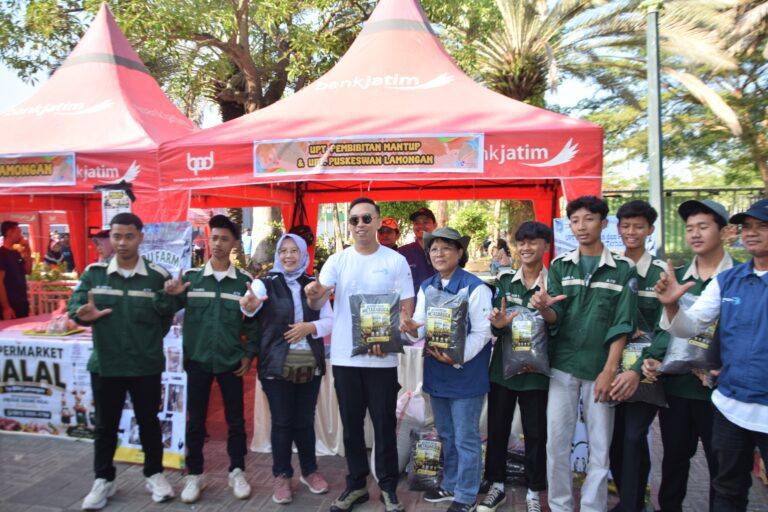 Lamongan Gelar Jalan Santai Bersama Hewan Kesayangan
