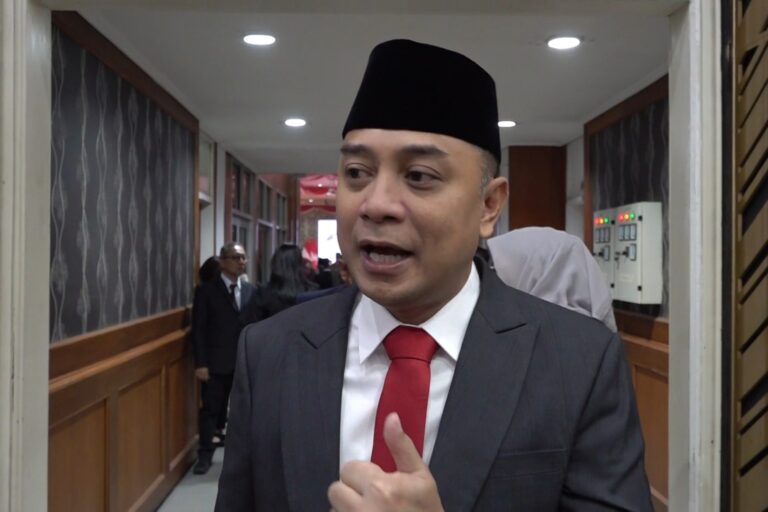 Wali Kota Eri Terbitkan SE Larangan Pungutan RT/RW di Surabaya, Hanya Tiga Jenis Iuran yang Diperbolehkan